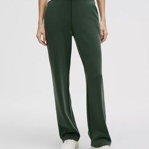 Lululemon Softstreme High-Rise Straight-Leg Pant
Regular
